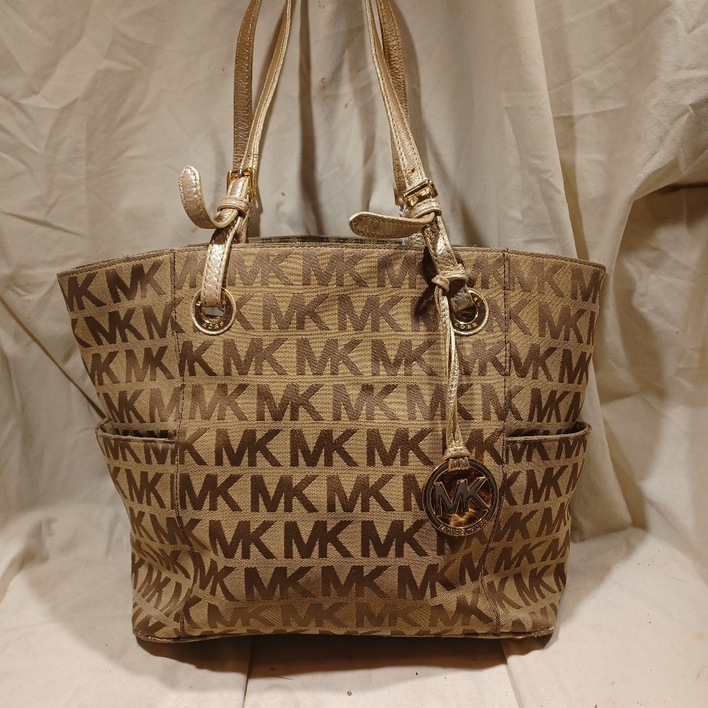 Michael kors tote - Picture 1 of 9